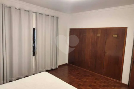 Sobrado à venda com 4 quartos, sendo 2 suítes, em Lapa, São Paulo, SP