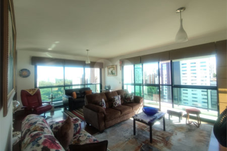 Apartamento à venda com 4 quartos, sendo 3 suítes, em Aclimação, São Paulo, SP