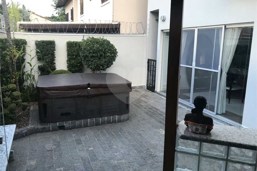 Sobrado à venda com 3 quartos, sendo 1 suíte, em Alto da Boa Vista, São Paulo, SP