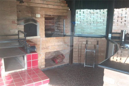 Casa à venda com 5 quartos, sendo 2 suítes, no condomínio Vinhas da Vista Alegre - Lado Sede, Vinhedo - SP