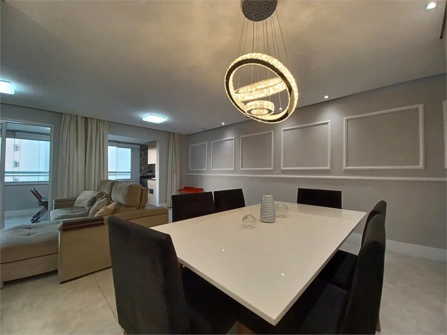 Apartamento à venda com 3 suítes em Vila Suzana, São Paulo, SP