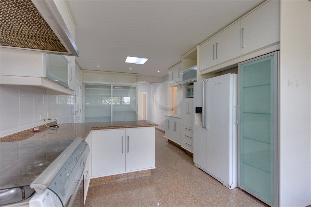 Apartamento à venda com 4 suítes em Jardim Marajoara, São Paulo, SP
