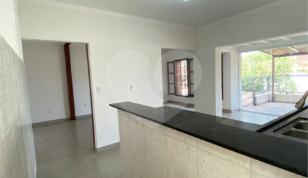 Casa à venda com 3 suítes no Centro, Vinhedo, SP