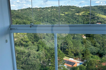 Casa à venda ou para alugar com 5 suítes no condomínio Quebec Villie, São Roque - SP