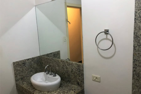 Casa Térrea à venda com 4 quartos, sendo 2 suítes,  em Jardim das Bandeiras, São Paulo, SP