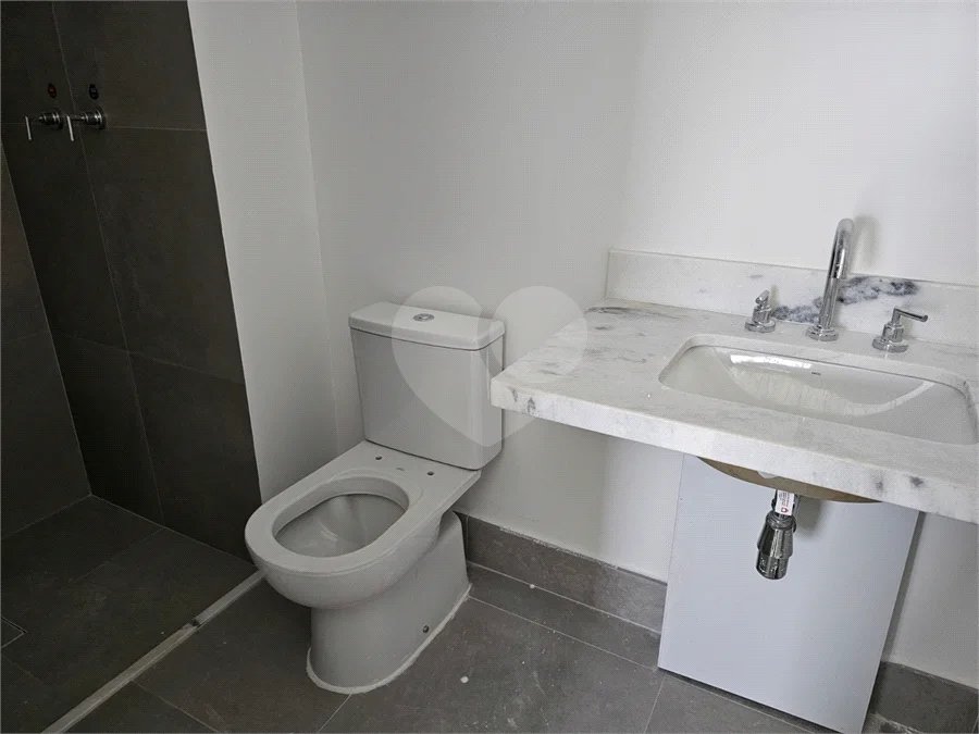 Casa Ibirapuera Apartments da Cyrela, a poucos minutos do Parque Ibirapuera, na Vila Clementino, com fácil acesso a Av. 23 de Maio e ao Shopping Santa Cruz. Apartamento de 2 dorms,, 1 suíte, 1 vaga de garagem.. Um condomínio com área de lazer tipo clube.