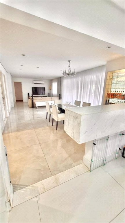 Apartamento à venda com 3 suítes em Vila Romana, São Paulo, SP
