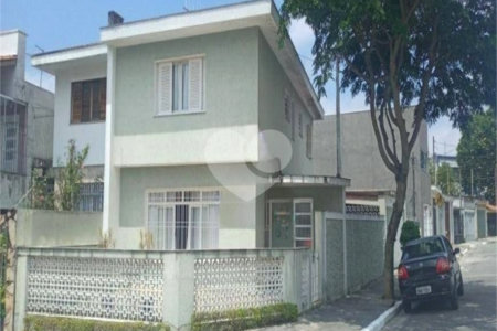 Sobrado à venda com 3 quartos, sendo 1 suíte, em Vila do Bosque, São Paulo, SP