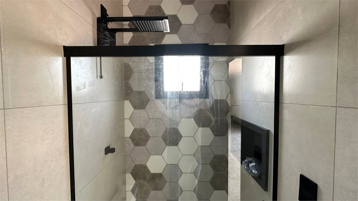 Casa à venda com 4 quartos, sendo 3 suítes, em Condomínio Terras de Santa Cruz, Bragança Paulista, SP