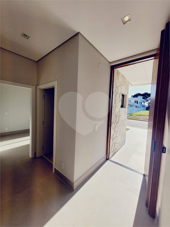 Casa à venda com 4 quartos, sendo 3 suítes, no condomínio Villa Sapezal, Indaiatuba - SP