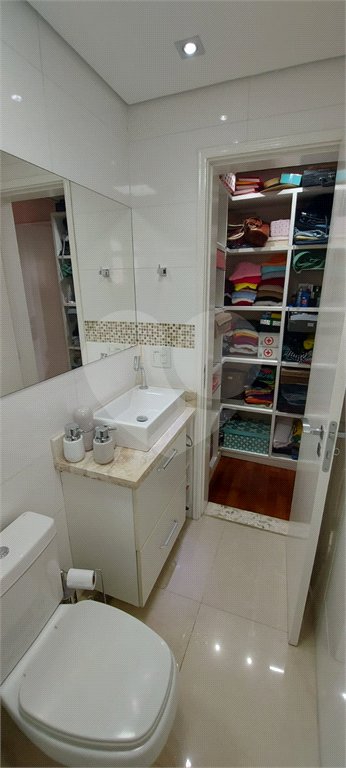 Casa à venda com 3 quartos, sendo 1 suíte, no condomínio Ville Resedá, São Paulo - SP