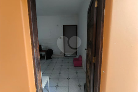 Casa à venda com 5 quartos, sendo 2 suítes, em Jardim Umarizal, São Paulo, SP