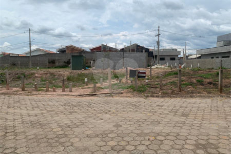 Casa em condomínio à venda com 3 quartos, sendo 1 suíte, em Jardim São Marcos, Bom Jesus dos Perdões, SP