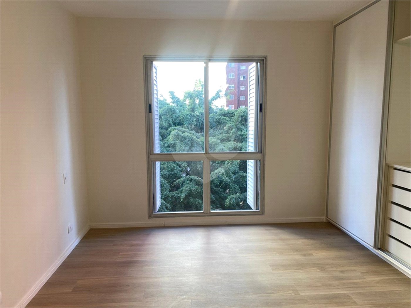 Apartamento à venda com 3 quartos, sendo 1 suíte,  em Itaim Bibi, São Paulo, SP
