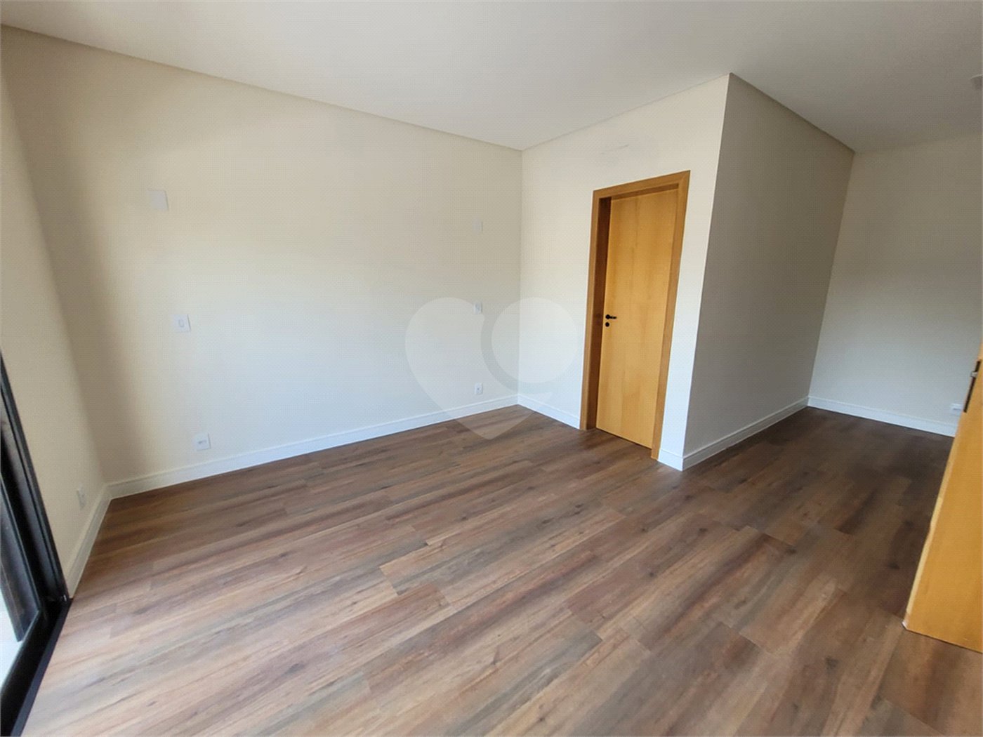 Casa à venda com 3 suítes no condomínio Floradas Paratey, São José dos Campos - SP