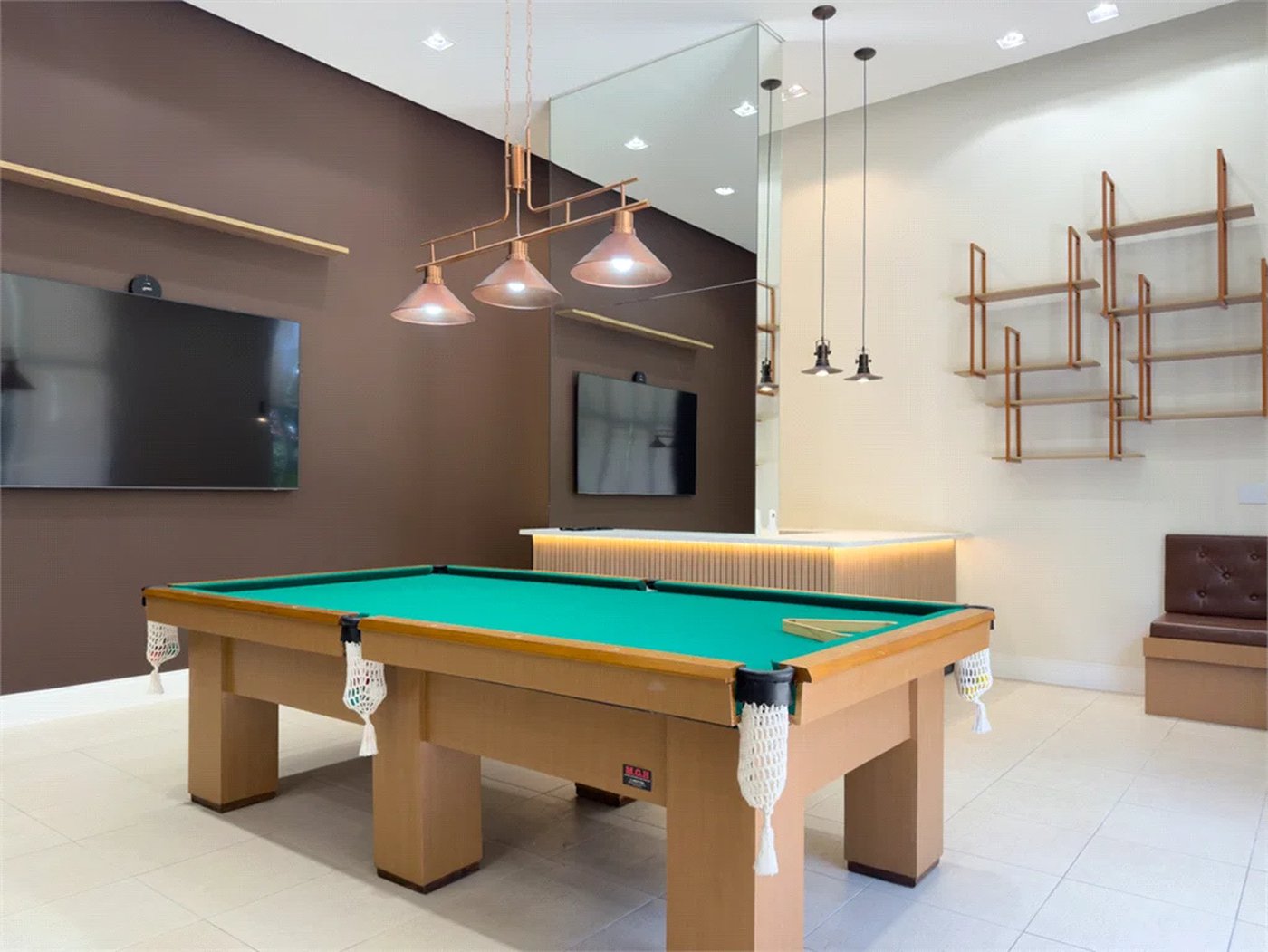 Apartamento à venda com 4 quartos, sendo 3 suítes,  em Vila Romana, São Paulo, SP