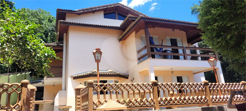 Casa à venda com 4 suítes no condomínio Sausalito, Mairiporã - SP