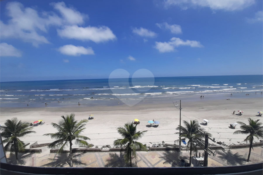 Apartamento à venda com 2 quartos, sendo 1 suíte,  no Centro, Mongaguá, SP