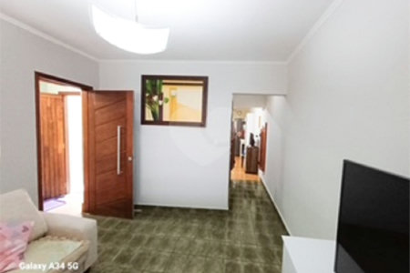 Casa à venda com 3 quartos, sendo 1 suíte, em Vila Roque, São Paulo, SP