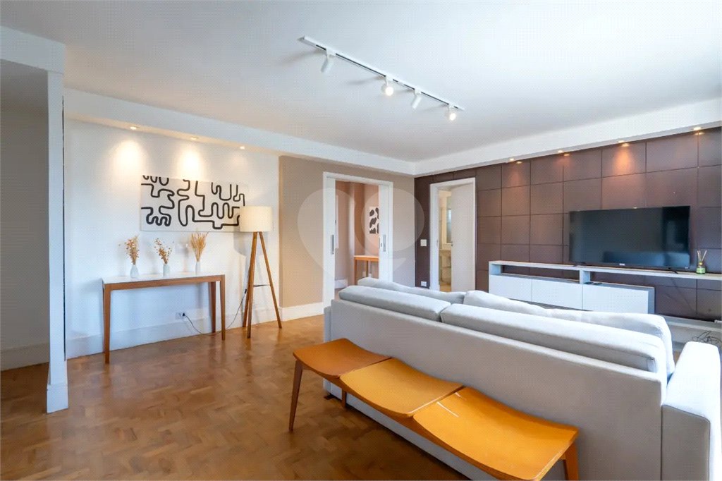 Apartamento à venda com 3 quartos, sendo 1 suíte, em Itaim Bibi, São Paulo, SP