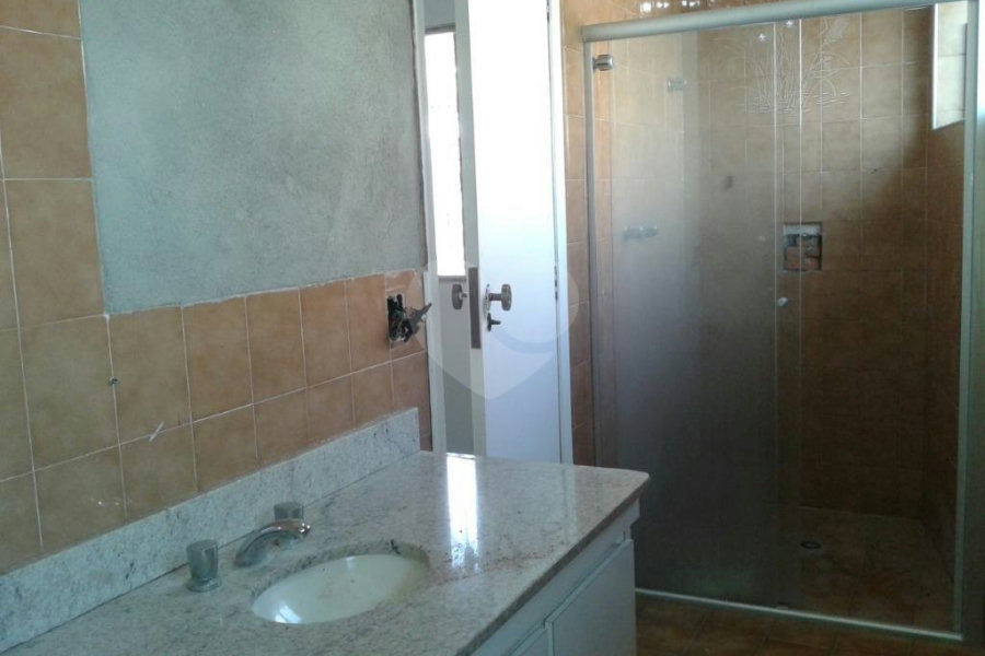 Sobrado à venda com 3 quartos, sendo 1 suíte, em Tremembé, São Paulo, SP