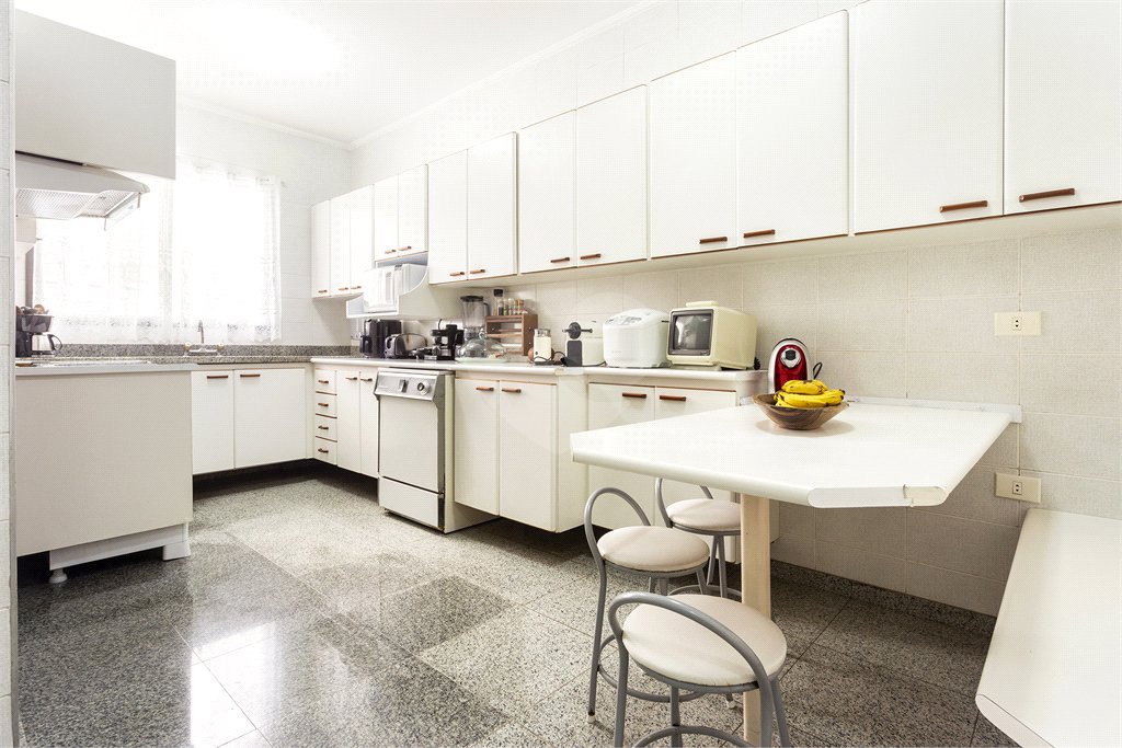 Apartamento à venda com 4 quartos, sendo 3 suítes, em Jardim Prudência, São Paulo, SP
