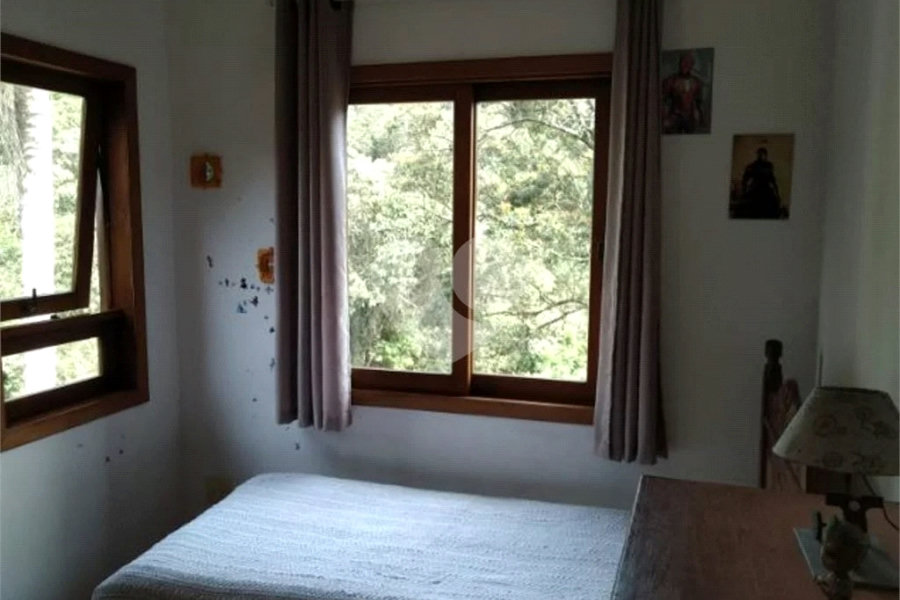Casa à venda com 4 quartos, sendo 2 suítes,  no condomínio Parque Imperial da Cantareira, Mairiporã - SP
