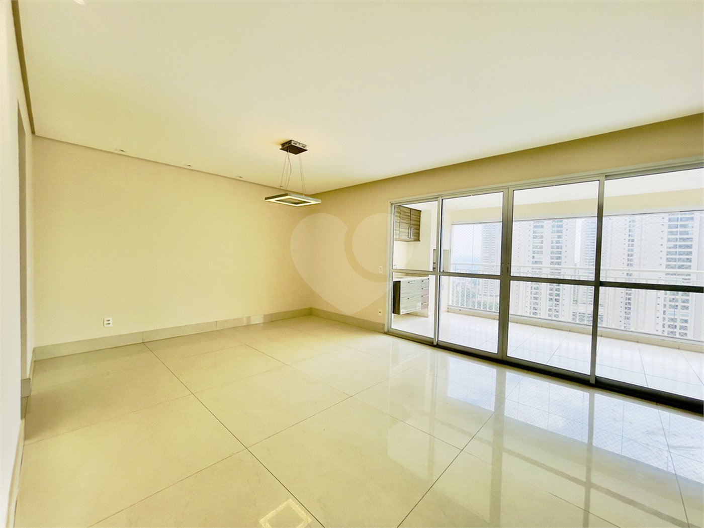 Apartamento à venda com 3 quartos, sendo 4 suítes,  no Centro, São Bernardo do Campo, SP