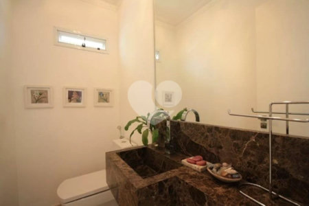 Casa à venda com 4 quartos, sendo 2 suítes, no condomínio Melbourne Residence, São Paulo - SP