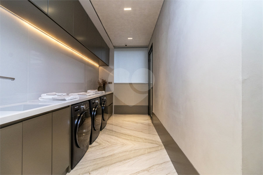 Apartamento à venda com 4 suítes em Jardim Guedala, São Paulo, SP