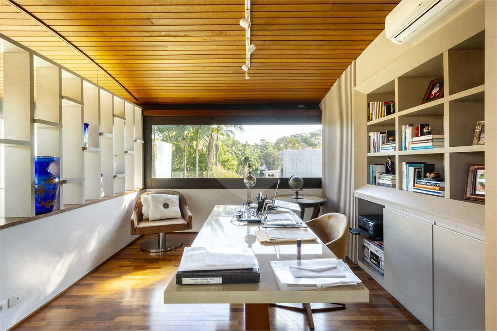 Casa à venda com 4 suítes no condomínio Vila Flora, São Paulo - SP