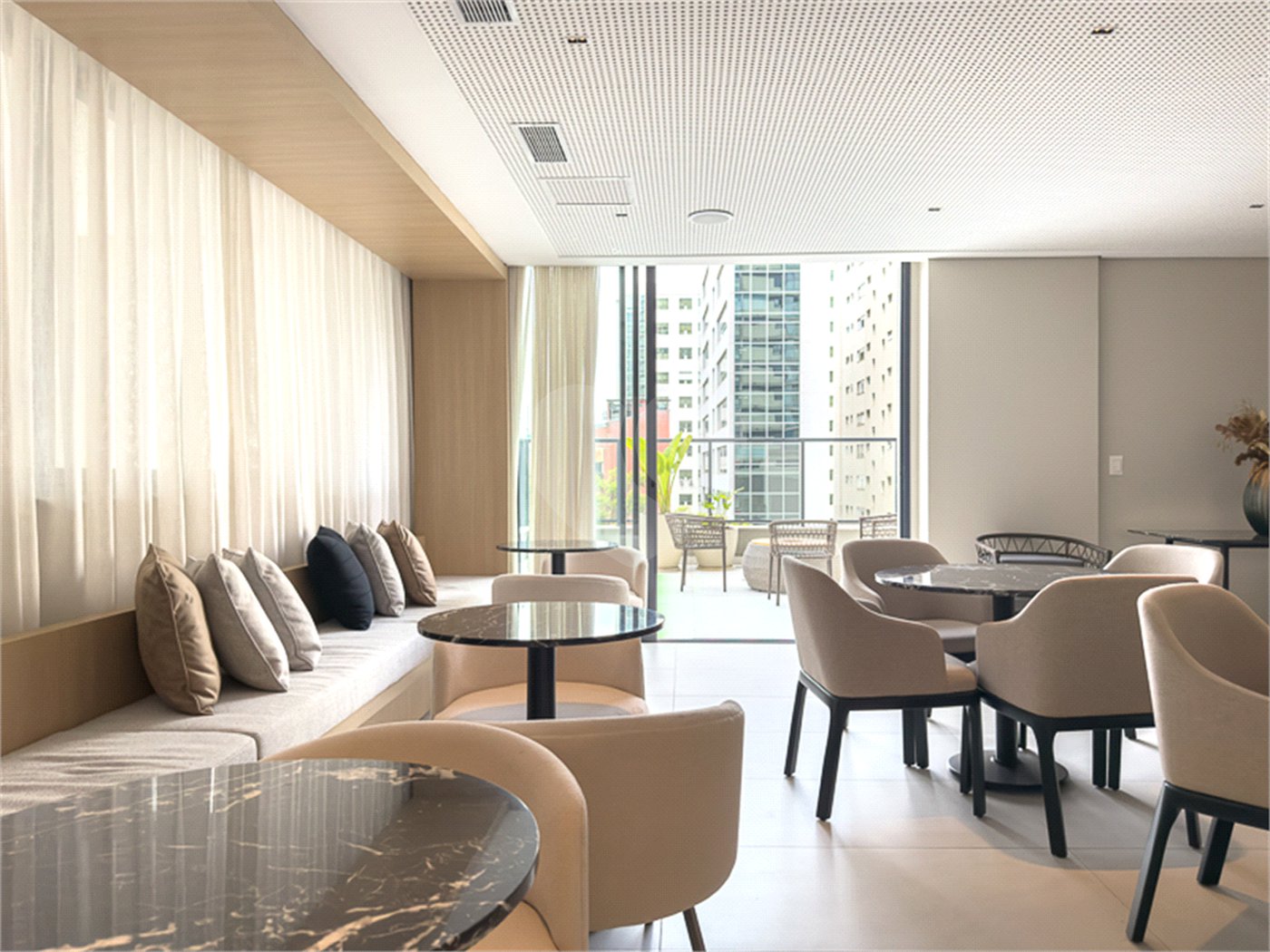 Apartamento à venda com 3 quartos, sendo 1 suíte, em Jardim Paulista, São Paulo, SP