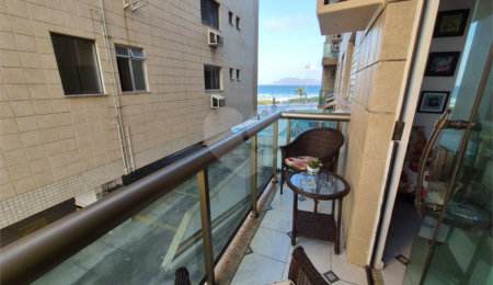 Apartamento à venda com 3 quartos, sendo 1 suíte,  no Centro, Cabo Frio, RJ
