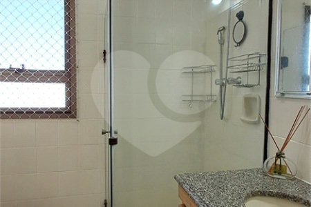 Apartamento à venda com 3 quartos, sendo 1 suíte,  em Alto da Boa Vista, São Paulo, SP