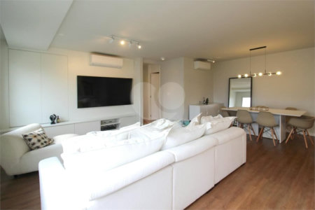 Apartamento à venda com 2 quartos, sendo 1 suíte,  em Vila Olímpia, São Paulo, SP