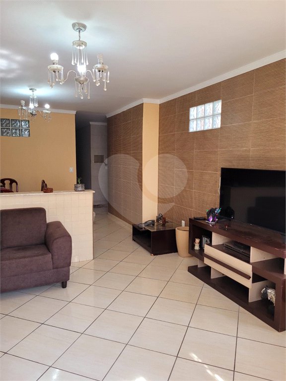 Casa à venda com 4 suítes em Jardim Bandeiras, Jundiaí, SP
