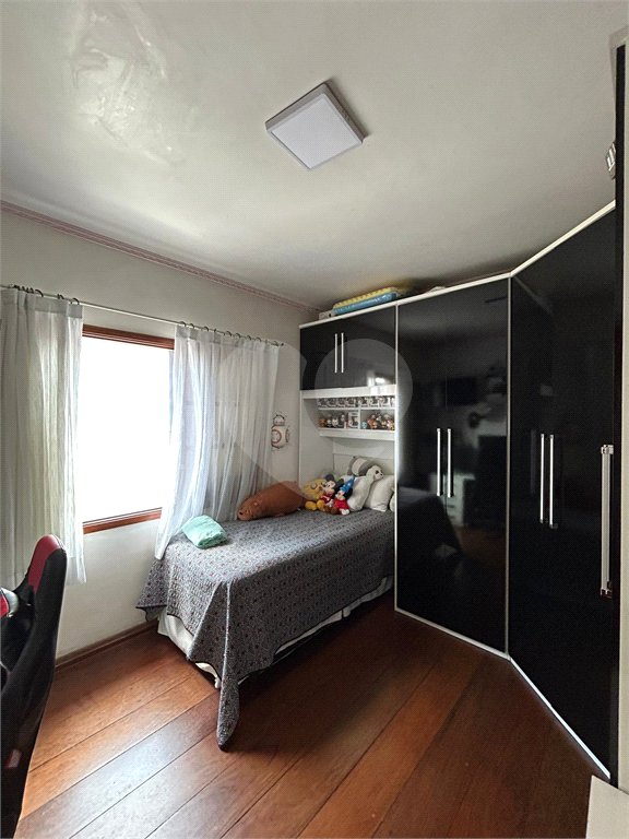 Sobrado à venda com 3 quartos, sendo 1 suíte, em Vila Nivi, São Paulo, SP