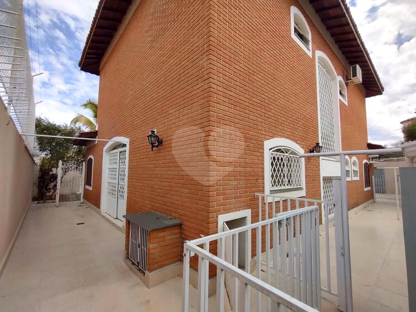 Sobrado à venda com 3 suítes em Jardim Dom Bosco, Indaiatuba, SP