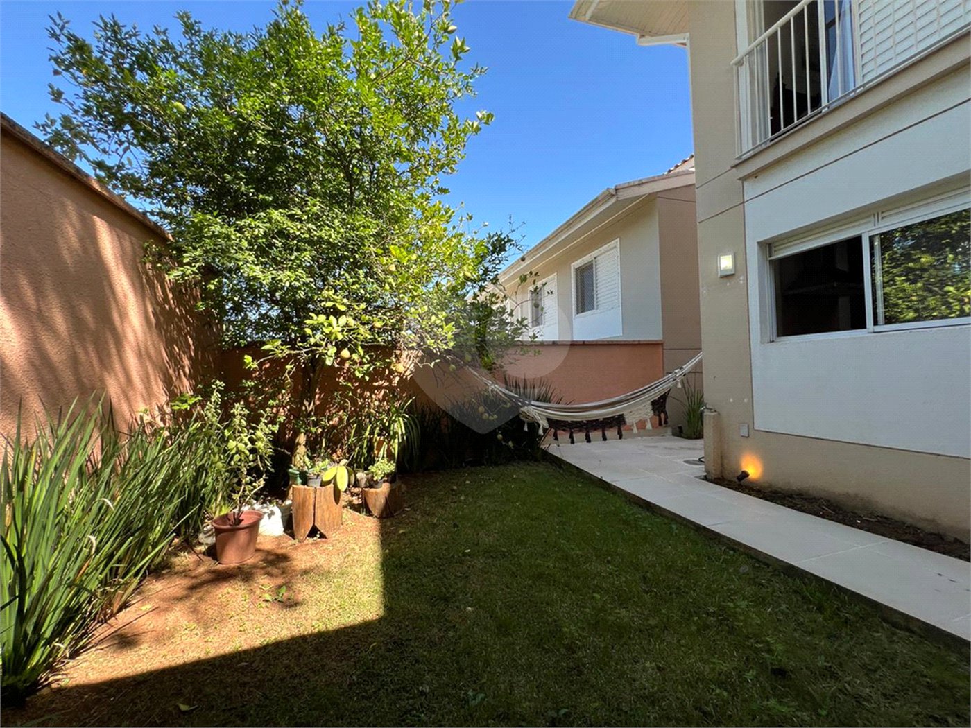 Casa à venda com 3 suítes no condomínio The House, São Paulo - SP