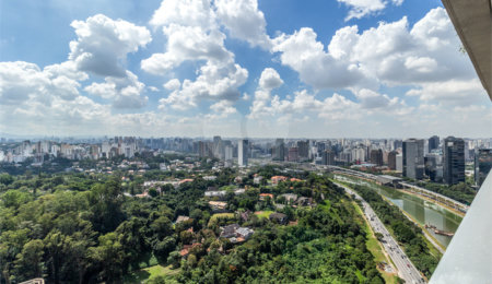Apartamento à venda ou para alugar com 4 quartos, sendo 3 suítes,  em Jardim Morumbi, São Paulo, SP
