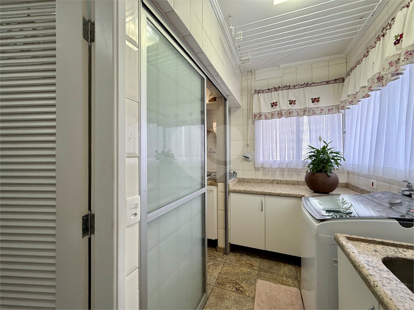 Apartamento à venda com 3 suítes em Campo Belo, São Paulo, SP