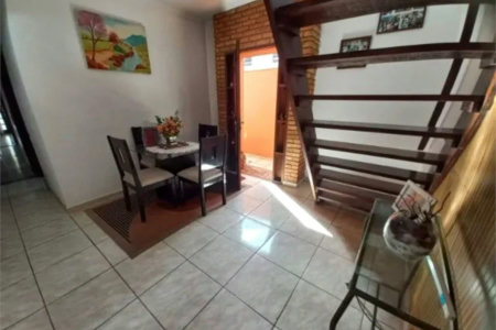 Sobrado à venda com 4 quartos, sendo 1 suíte, em Santo Antônio, Osasco, SP