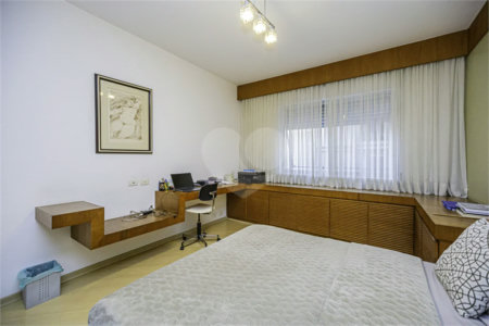 Apartamento á venda em Higienópolis com 212m² 3 dormitórios 1 suíte 2 vagas
