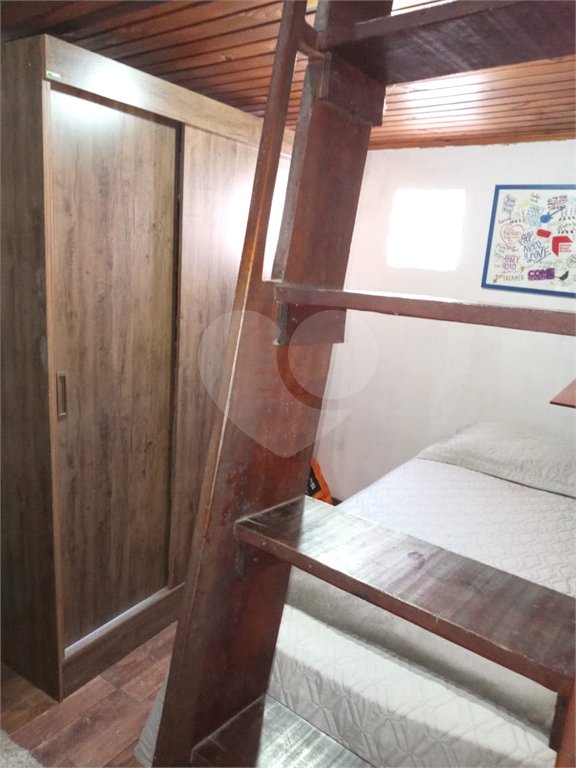 Sobrado à venda com 3 quartos, sendo 1 suíte,  em Vila Caputera, Mogi das Cruzes, SP