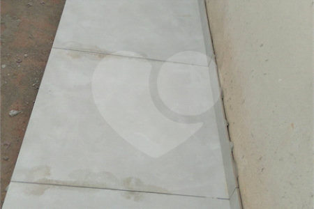 Casa à venda com 3 quartos, sendo 1 suíte,  no condomínio Residencial Club Entresseras, Santa Isabel - SP