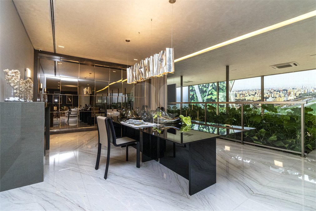 Apartamento à venda com 4 suítes em Jardim Guedala, São Paulo, SP