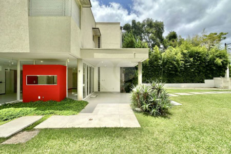 Casa à venda com 4 suítes no condomínio Recanto Impla, Carapicuíba - SP