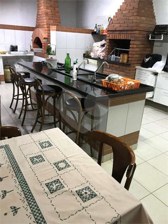 Casa à venda com 3 quartos, sendo 2 suítes,  em Vila Oliveira, Mogi das Cruzes, SP
