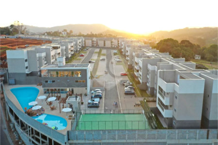 Apartamento à venda com 2 quartos, sendo 1 suíte,  em Bairro do Cambará, São Roque, SP
