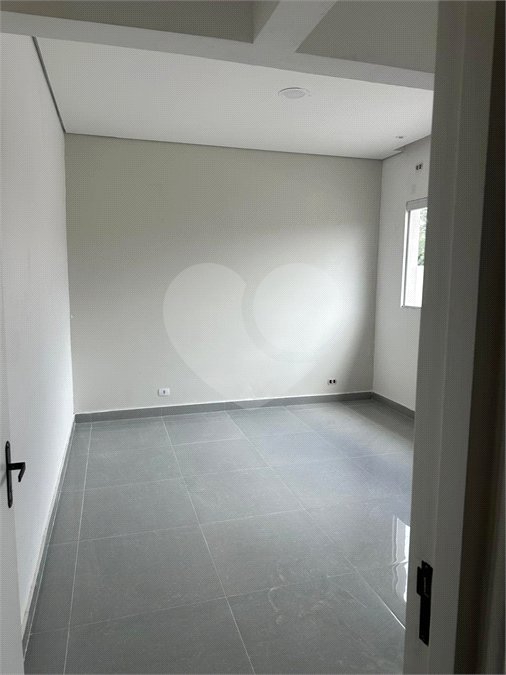Terreno para alugar com 3 suítes no condomínio Residencial Veneza, Mogi das Cruzes - SP